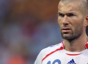 PG世界杯2026-跃马之殇，当红色浪潮褪去，勒克莱尔孤掌难鸣—雷诺车队如何以唯一性战略击碎法拉利神话