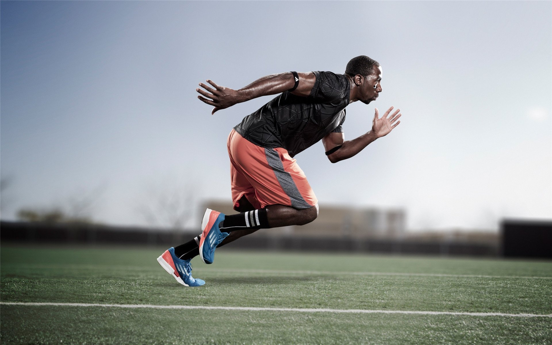 逆转与火焰，勒克莱尔点燃赛场，阿斯顿马丁的传奇一夜